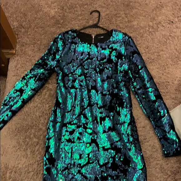 Cute, sparkly dress! - Picture 2 of 3